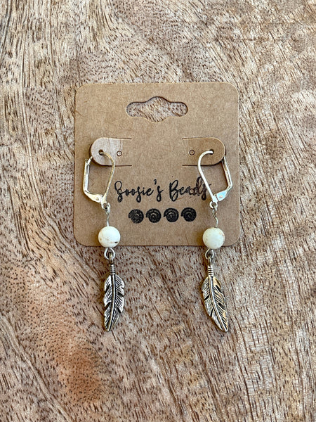 Feather earrings with stone